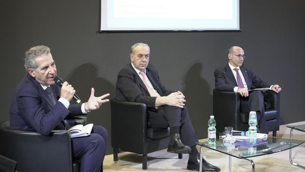 Il tavolo di confronto condotto dal professor Pierluigi Mantini - Foto 1